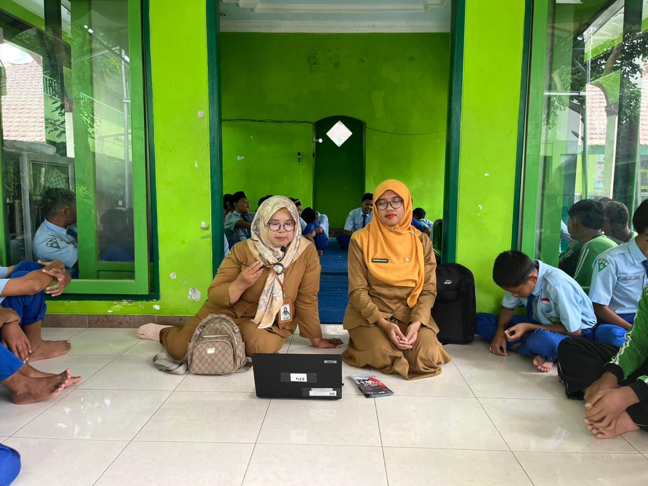 Penyuluhan Kesehatan Bersama Puskesmas Selopuro, Siswa MTsN 8 Blitar Dapat Edukasi Tentang Gender dan HIV/AIDS